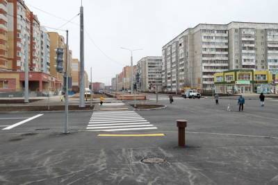 На улице Петрова Йошкар-Олы появились новые светофоры и остановочные павильоны