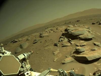 Марсоход Perseverance сделал первые фото после отключения связи