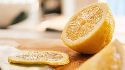 Наталья Круглова - Нутрициолог объяснила, кому опасно есть лимоны - vm.ru