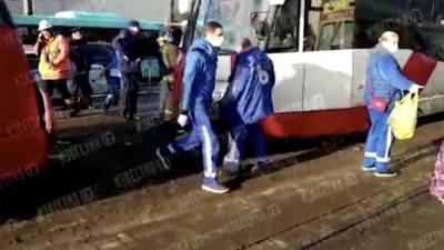 Трамваи столкнулись в Петербурге из-за сердечного приступа у водителя