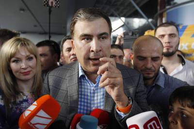 "Ест мед": Саакашвили заподозрили в имитации голодовки