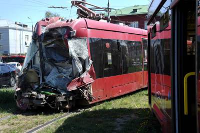 В столкновении трамваев в Петербурге пострадали 13 человек