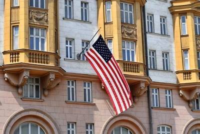 В посольстве США в Москве вскоре может остаться только смотритель