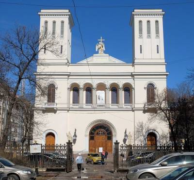 На башнях Петрикирхе в Петербурге снова установят часы