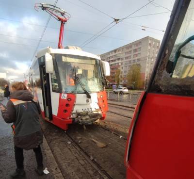 На Бухарестской после аварии восстановили движение трамваев