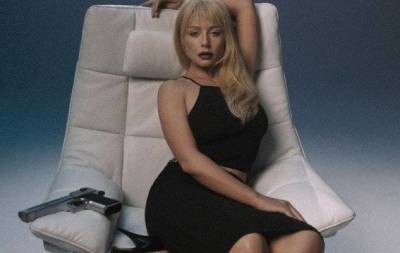 Новый имидж и эстетика 2000-х: Тина Кароль представила клип на песню "Двойной рай" (ВИДЕО)