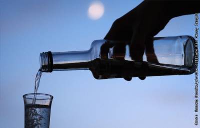 Производители алкоголя предложили усилить контроль за самогоноварением в РФ