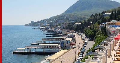 Турпоток в Крым снизился на фоне введения коронавирусных ограничений