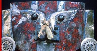 Ученые обнаружили на древней маске из Перу следы человеческой крови