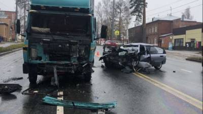 В ДТП с грузовиком в Ивановской области погиб водитель иномарки