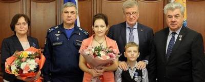 Кировского школьника наградили медалью «За проявленное мужество»
