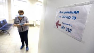 Почти 100 процентов жителей домов престарелых в Москве привиты от COVID-19