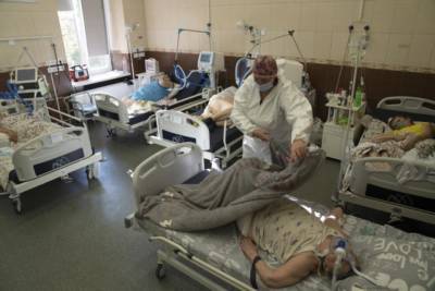 «Мы находимся на грани катастрофы»: почему в Украине одни из наиболее низких темпов вакцинации