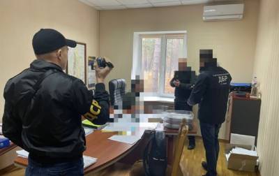 На Киевщине чиновника лесного хозяйства задержали на взятке