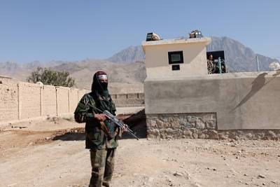 Талибы запретили в афганских отелях совместное пребывание мужчин и женщин