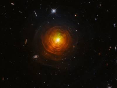 Телескоп Hubble к празднику Хэллоуина показал снимок умирающей звезды