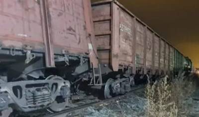 Четыре вагона с металлоломом сошли с рельсов в Челябинске