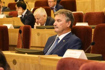 Депутаты Законодательного Собрания согласились с предложением Правительства региона о повышении ставок транспортного налога
