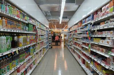 Экономисты оценили действия сметающих товары в магазинах россиян