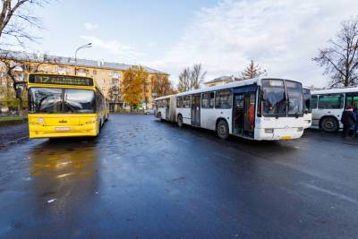 Приказ об ужесточении контроля за соблюдением масочного режима в транспорте вступил в силу в Псковской области