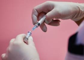 Власть провалила кампанию вакцинации: около 630 тысяч доз вакцин утилизируют после 1 ноября