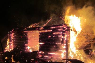 Ночью в Смоленской области дотла сгорел нежилой дом