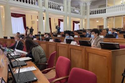 Депутаты Хурала предложили восполнить дефицит педагогов в Бурятии за счет целевого обучения