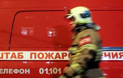 Два человека погибли при пожаре в многоквартирном доме в Якутии