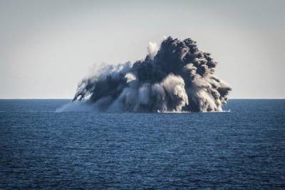 Япония работает над ликвидацией последствий извержения подводного вулкана