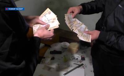 Оперативники СГБ задержали фальшивомонетчиков в Ташкентской области. Они изготавливали поддельные 100–тысячные купюры