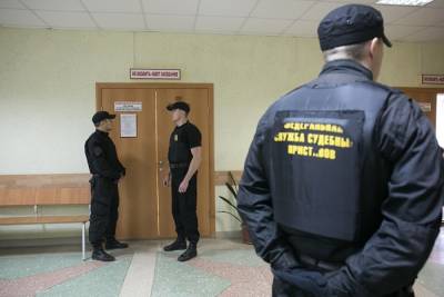 В Петербурге суд отправил представителя Кадырова под домашний арест по делу о наркотиках