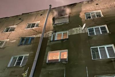 В Твери из горящей пятиэтажки спасли двух женщин