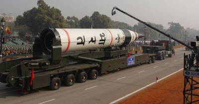 Способна поражать цели до 5000 км: Индия испытала баллистическую ракету Agni-V (видео)