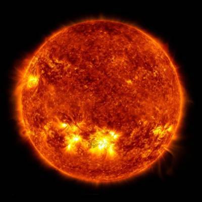 На Солнце произошла крупная вспышка в сторону Земли