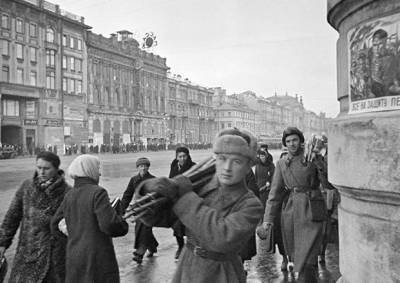 Зачем в Ленинграде в разгар войны вернули «царские» названия улиц - Русская семерка