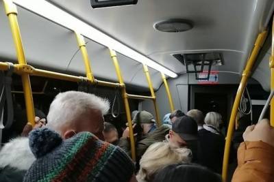 Читинский аэропорт опроверг информацию о переполненных автобусах, везущих людей к самолёту
