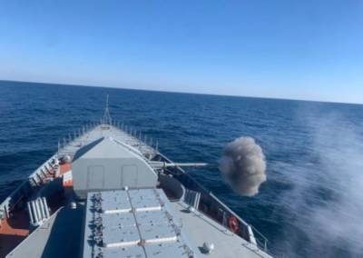 Корвет «Алдар Цыденжапов» ВМФ России уничтожил надводные цели в заливе Петра Великого
