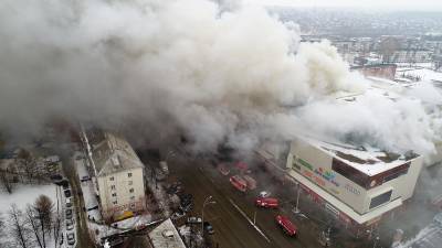 Пожар в ТЦ "Зимняя вишня": суд отправил в колонию всех обвиняемых по первому делу