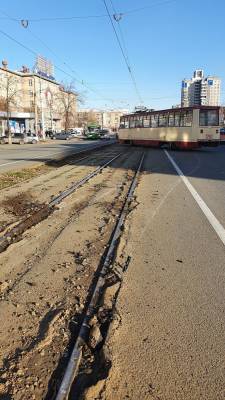 В Челябинске очередной трамвай сошел с рельсов в районе теплотехнического института