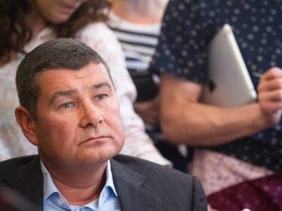 ВАКС просит наказать адвоката экс-нардепа Онищенко, покинувшего заседание