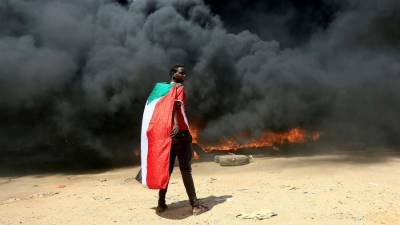 Абдель Фаттах Аль-Бурхан - Абдалла Хамдук - В Судане один военный погиб и почти 60 были ранены в ходе протестов - iz.ru - Израиль - Судан - г. Хартум