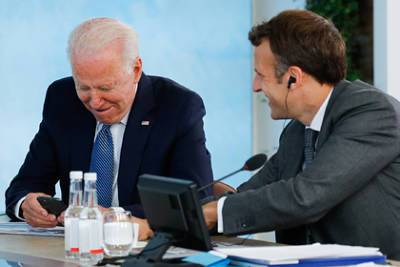 Франция захотела перезапустить сотрудничество с США после скандала с AUKUS