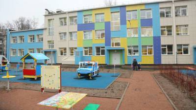«Уже смирились»: петербуржцы не верят обещанию Беглова решить проблемы с детсадами и школами