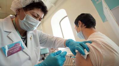 Правительство поддержало предоставление двух выходных при вакцинации