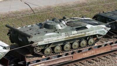 На оккупированную территорию Донбасса из России перебросили бронетехнику и БПЛА