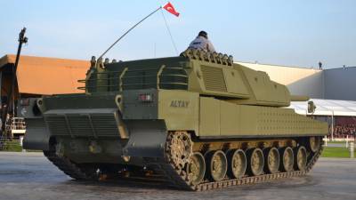 Танк Altay обзаведется южнокорейским двигателем