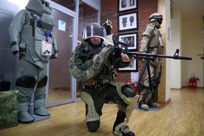 В экипировку российских солдат включат экзоскелет