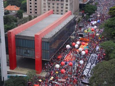 Более 200 городов Бразилии протестовали против Болсонару