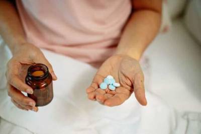 Побочные эффекты аспирина: врач Кэннон назвал 3 симптома кровотечения в желудке