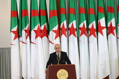 Абдельмаджид Теббун - В Алжире объяснили отзыв посла из Франции «безответственными» словами Макрона - lenta.ru - Франция - Париж - Алжир - Алжирская Народная Демократическая Республика - Алжир